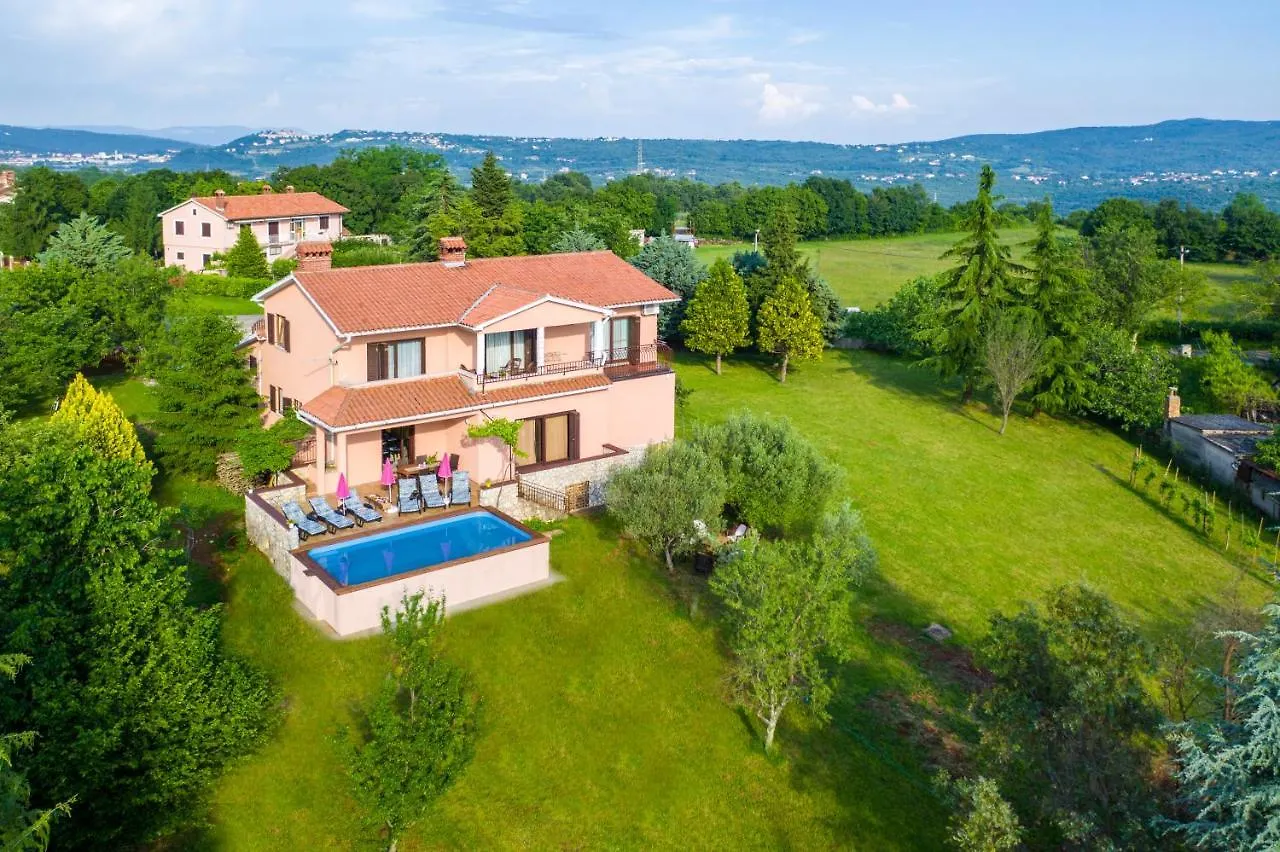 Sunset Holiday Home With Pool And Large, Mature Garden Labin